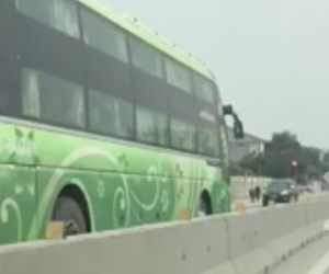 Video: Xe khách chạy ngược chiều tốc độ cao trên quốc lộ 1