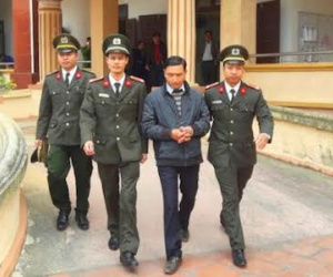 Bí thư xã bị bắt vì nhắn tin xúc phạm từng được Bí thư huyện nâng đỡ