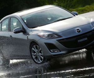 Mazda triệu hồi 174.000 xe do lỗi ghế lái