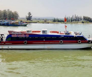 Tàu khách siêu tốc gần 10 tỷ vừa chạy 2 ngày đã chết máy giữa biển