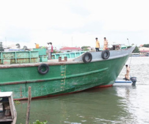 Tìm thấy 3 thuyền viên mất tích cùng sà lan trên sông Hậu