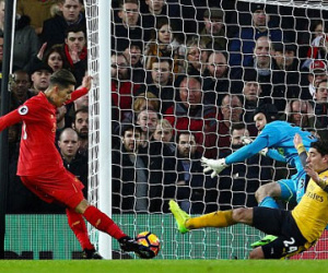 Gục ngã trước Liverpool, Arsenal rời Top 4