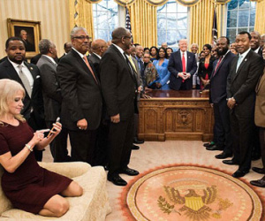 Người phụ nữ "đáng sợ" nhất thế giới bên ông Trump