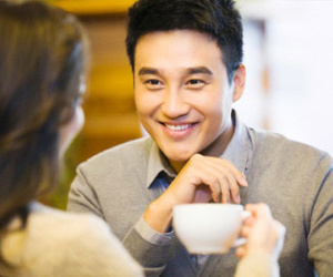 Từ bỏ bạn gái để yêu nữ đại gia hơn 6 tuổi mong được đổi đời