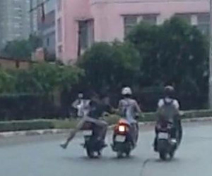 Giật giỏ xách rồi điện thoại cho nạn nhân