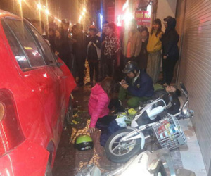 Hà Nội: Ô tô mất lái đâm hàng loạt phương tiện giao thông, 7 người thương vong