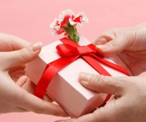 Ngày 8/3 trên thế giới: Phụ nữ có nhận hoa, quà như Việt Nam?