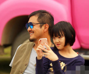 Tâm thư "rớt nước mắt" Lý Á Bằng dành cho con gái dị tật
