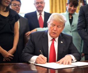 Tổng thống Trump ban hành sắc lệnh cấm nhập cư mới