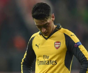 Wenger báo tin buồn cho cổ động viên Arsenal
