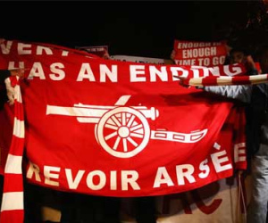 "Chúng tôi muốn ông đi, Wenger"
