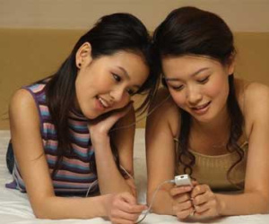 “Tình địch” lớn nhất của tôi lại là người sống cùng nhà, ăn cùng mâm, đôi khi ngủ cùng giường