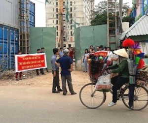 Vụ căng băng rôn đòi nhà ở Tân Bình: Chủ đầu tư tố ngược khách hàng?