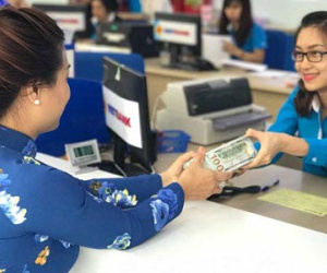 Đã đến lúc nâng lãi suất tiền gửi USD?