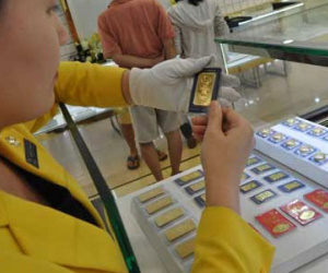 Giá vàng SJC giảm, USD không đổi