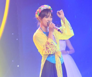 Hot girl quan họ được Tóc Tiên ví là "hàng quý hiếm" trong showbiz