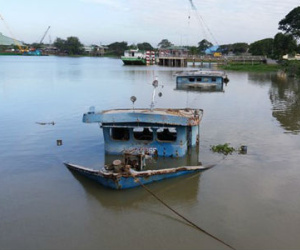 Quảng Ninh: Lốc xoáy nhấn chìm sà lan trong đêm, 2 người tử vong