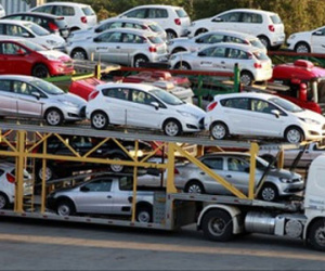 Xe nhập giảm gần trăm triệu đồng, ô tô ngoại tiếp tục đổ về Việt Nam