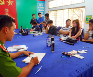 Nhiều bạn trẻ chơi ma túy đá từ tuổi 12 -13
