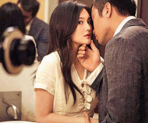 Hùng hổ đi đánh ghen rồi chết đứng khi người trên giường là em gái ruột