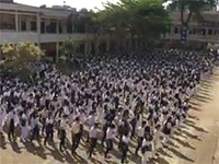 Video: Học sinh gia Lai đồng diễn flashmob "Bống bống bang bang"