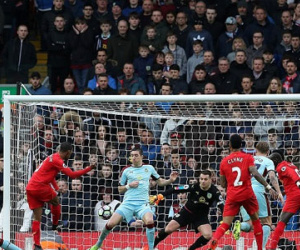 Liverpool 2-1 Burnley: Các siêu sao tịt ngòi, đội quân của Klopp "toát mồ hôi" giành 3 điểm