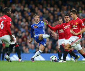 Mourinho dùng đội hình không tiền đạo "phục thù" Chelsea