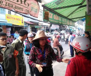 Nữ chủ tịch phường mềm mỏng vận động, dân tự giác trả lại vỉa hè