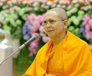 Sư trụ trì rửa tiền Thái Lan bị truy bắt ở nước ngoài