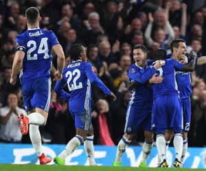 Chelsea 1-0 Man United: Herrera bị đuổi, "siêu phẩm" của Kante giúp Chelsea đi tiếp