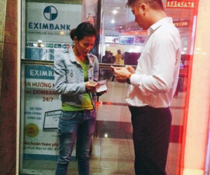 Vé "chợ đen" phim Kong được bán công khai