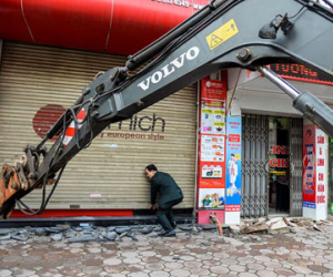 Xe phá bê tông cỡ lớn phá bậc tam cấp lấn vỉa hè