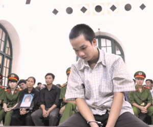 Trẻ bị xâm hại tình dục: Nỗi đau của cả người lớn!