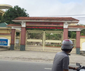 Xác minh vụ cô giáo mượn bài thi cho học sinh khác chép