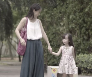 Cha mẹ nào cũng cần xem clip 12 phút ám ảnh này: Đứa trẻ bị bắt cóc bởi kẻ ấu dâm trong tích tắc