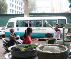 Hà Nội: Phạt 2,5 triệu đồng, buộc di dời quán "bún chả xe khách"