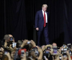 Ông Trump thề chống đến cùng phán quyết của tòa về sắc lệnh mới
