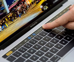 Skype hỗ trợ chạy trên thanh Touch Bar của MacBook Pro