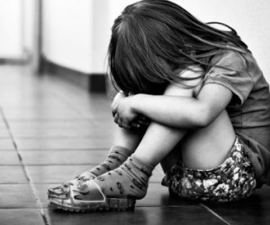 6 thiếu sót của bố mẹ dễ biến con thành "mồi" cho kẻ ấu dâm