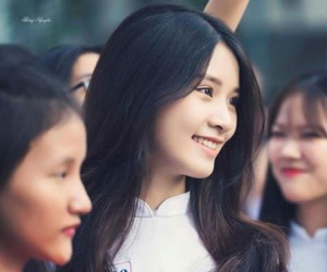 Những cô gái bất ngờ nổi tiếng trên mạng năm 2017