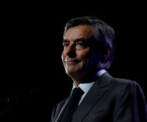 Ứng viên tổng thống Pháp Fillon bị điều tra vì nhận quà