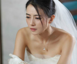 Cô dâu “rụng rời” vì người yêu cũ của chú rể đến đòi tiền “nuôi ong tay áo” ngay giữa lễ cưới