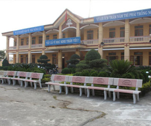 Phụ huynh "tố" bảo vệ trường tiểu học dâm ô với học sinh
