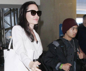 Angelina Jolie bị tố giả mạo giấy tờ nhận con nuôi tại Campuchia