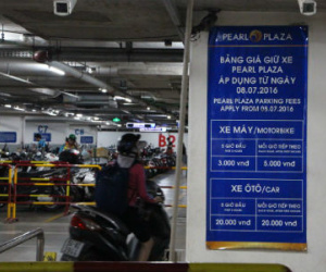 Gửi 2 xe máy hơn 5 ngày tốn 1,2 triệu đồng?