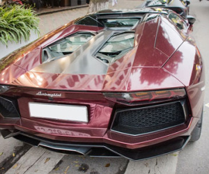 Siêu xe mui trần Lamborghini Aventador tại Hà Nội đổi màu lạ mắt