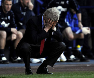 Nữ Arsenal thắng 10-0, thầy trò Wenger bị "ném đá" dữ dội