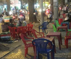 Rao bán vỉa hè giá trăm triệu