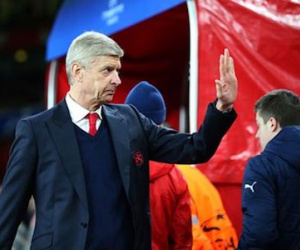 Cầu thủ Arsenal ủng hộ Wenger ký hợp đồng mới