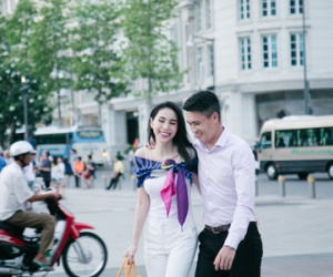 Công Vinh - Thủy Tiên tình tứ trong phóng sự đặc biệt của kênh truyền hình thế giới